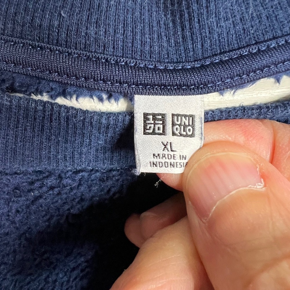 Uniqlo Peanuts Snoopy Happiness Is Having XL Fleece‎ Pullover Navy Blue Crewneck - Picture 4 of 8